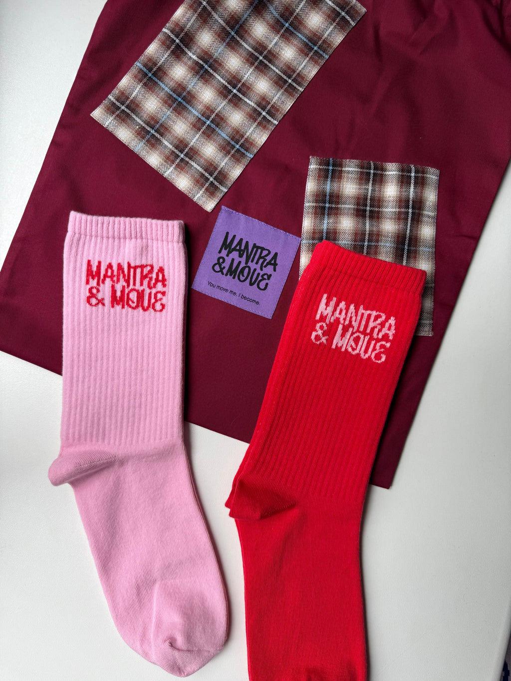 MANTRA & MOVE SOCKS - SET OF 2